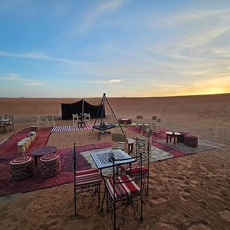 Najma Luxury Camp Hotel เมอร์ซูกา ภายนอก รูปภาพ