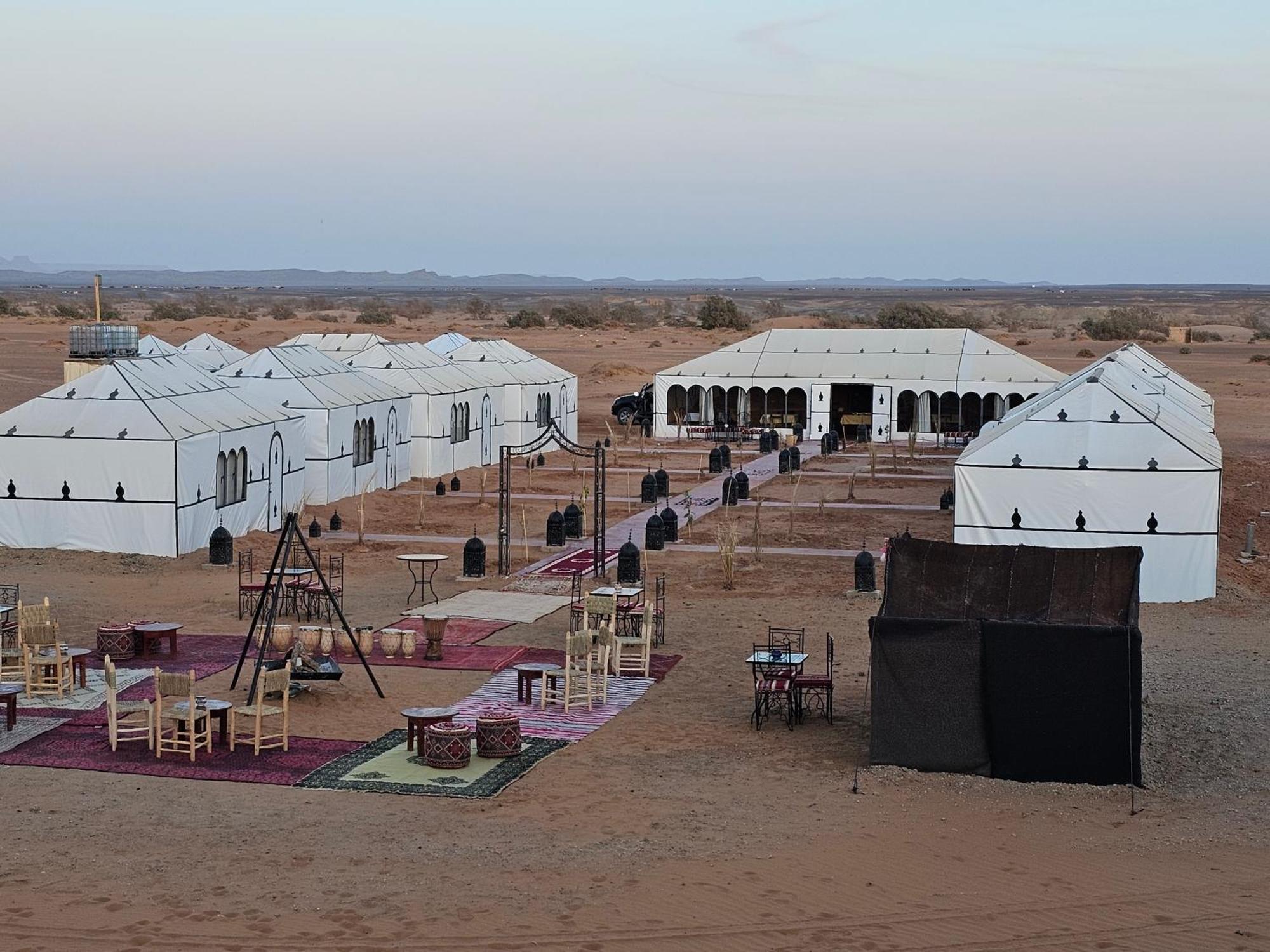 Najma Luxury Camp Hotel เมอร์ซูกา ภายนอก รูปภาพ