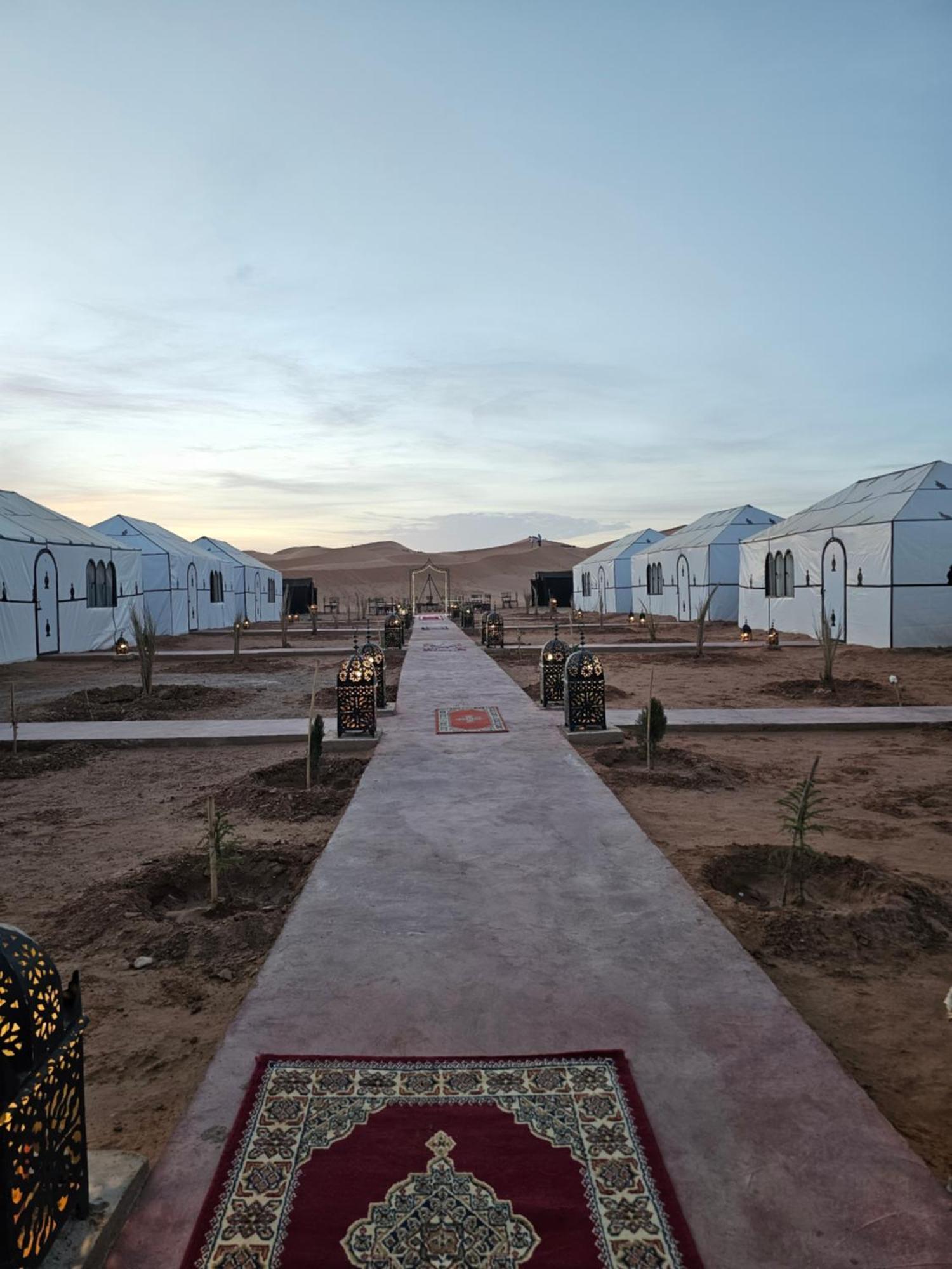 Najma Luxury Camp Hotel เมอร์ซูกา ภายนอก รูปภาพ