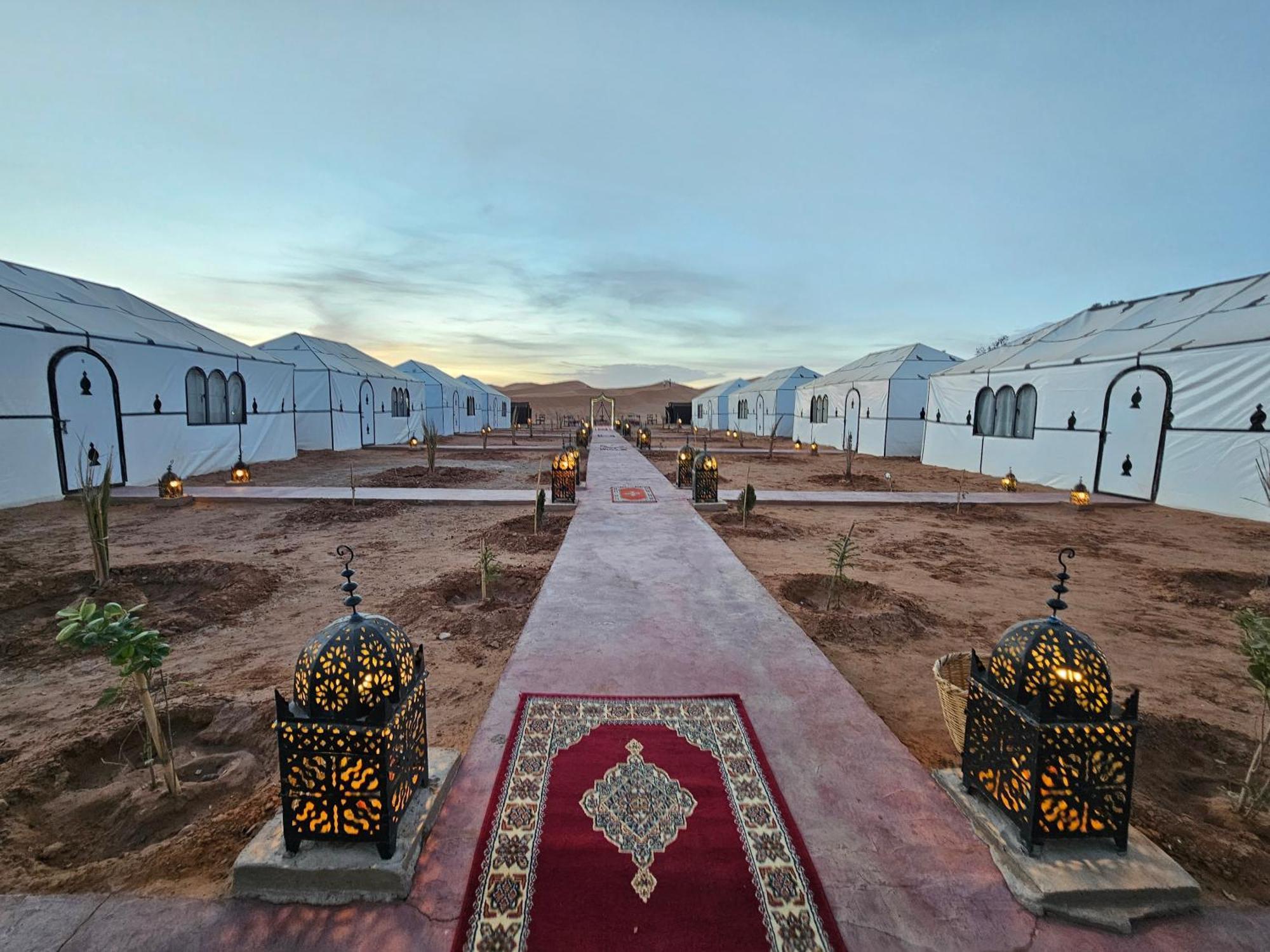 Najma Luxury Camp Hotel เมอร์ซูกา ภายนอก รูปภาพ