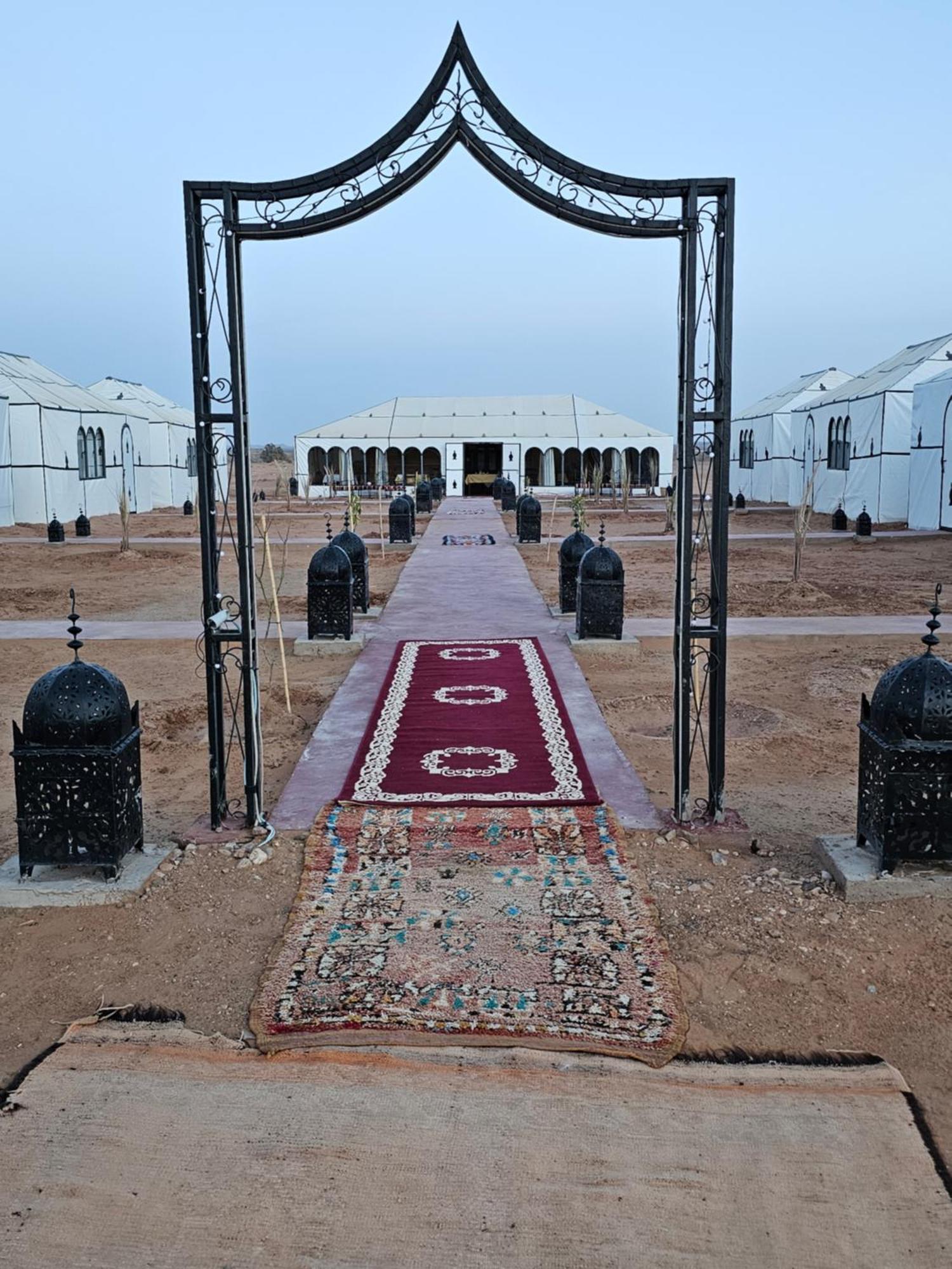 Najma Luxury Camp Hotel เมอร์ซูกา ภายนอก รูปภาพ