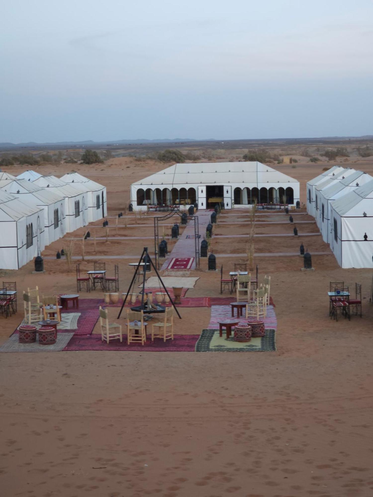 Najma Luxury Camp Hotel เมอร์ซูกา ภายนอก รูปภาพ